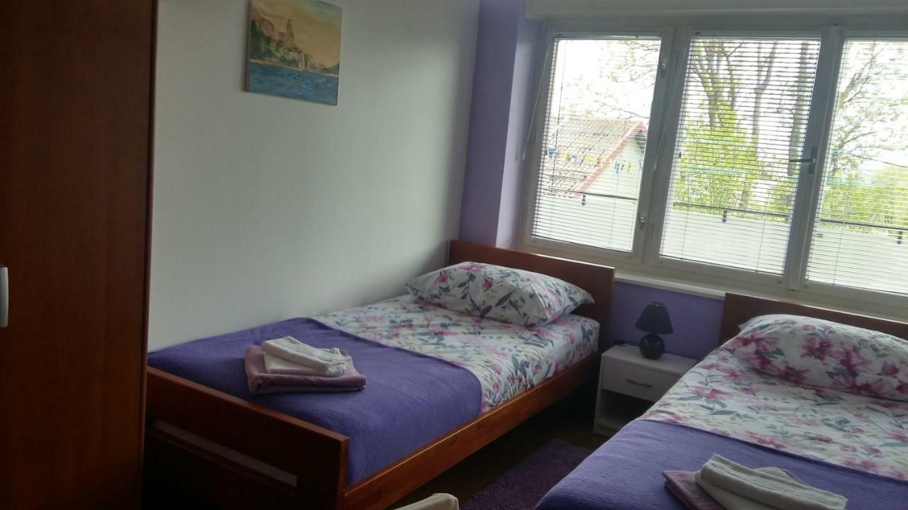 Apartman Tomic Appartement Korenica Buitenkant foto